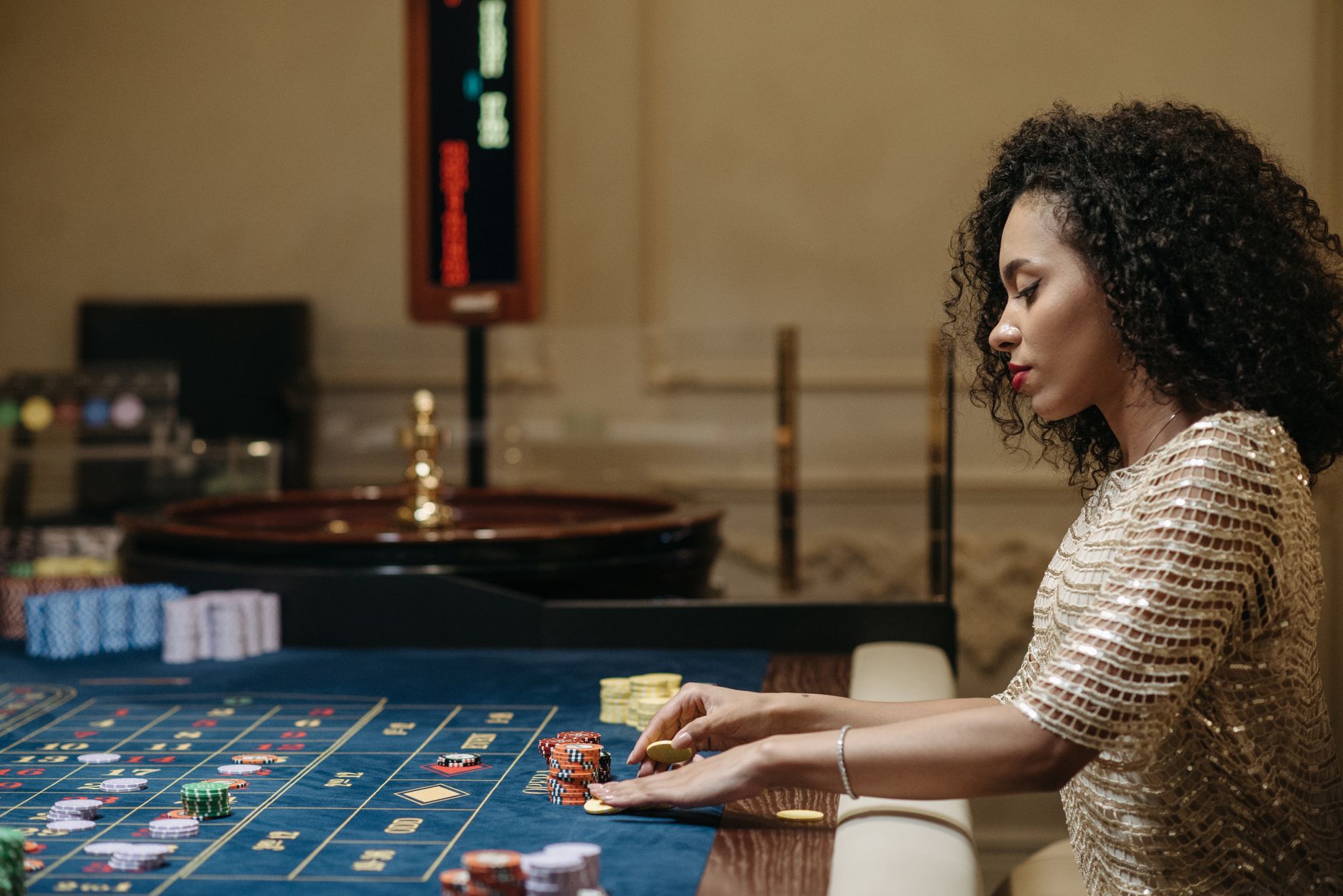 How to play poker game and Succeed?