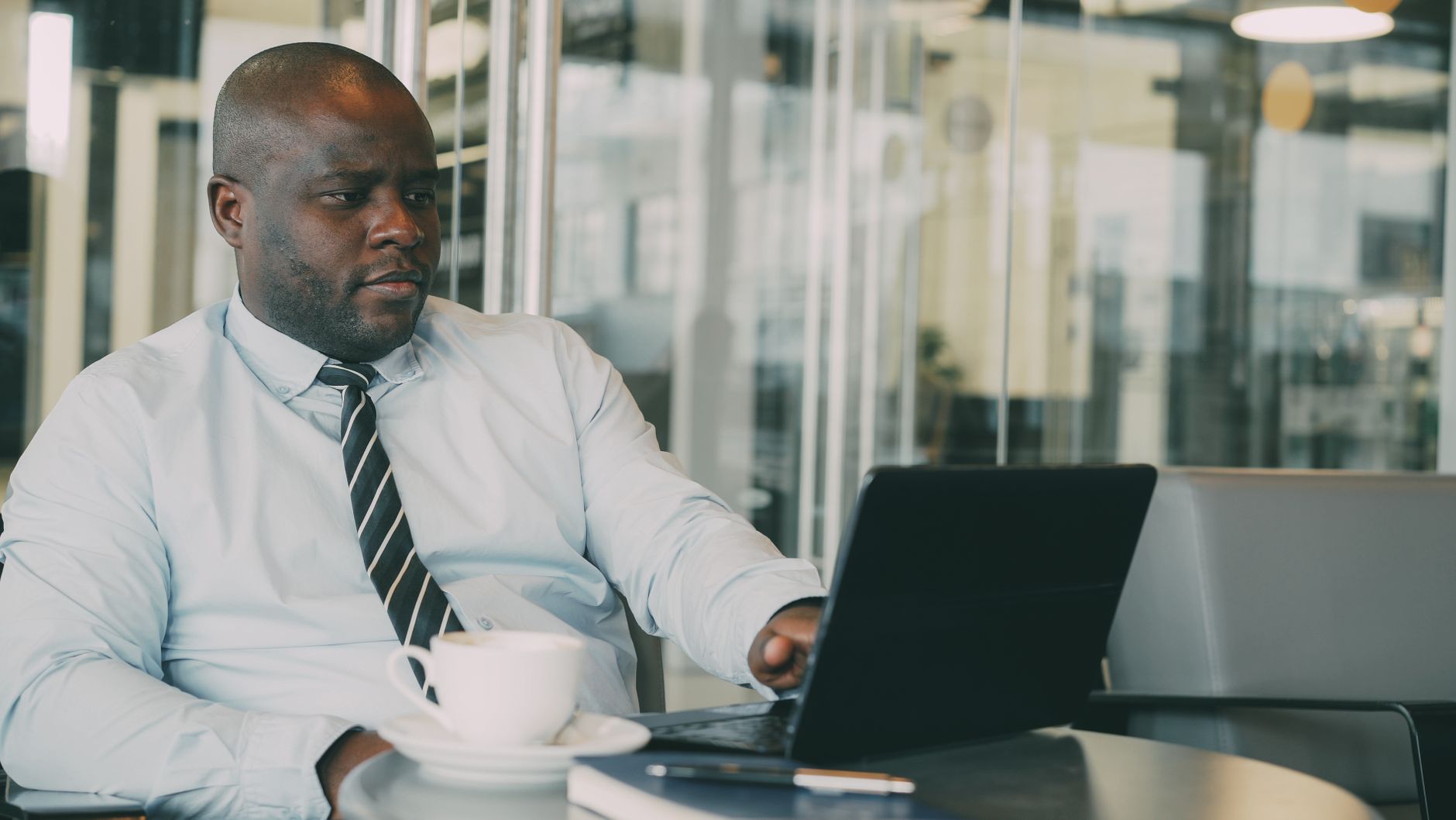 Importance Of Giving Business Souvenirs To Your Stakeholders